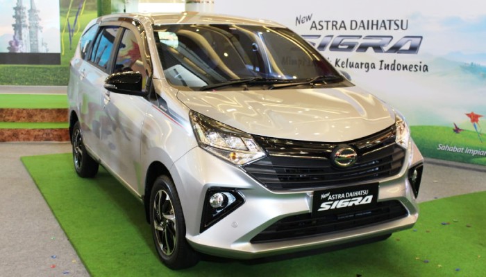 Interior Sigra Tipe D 2020. Daihatsu Sigra 2022, Spesifikasi dan Harga Terbaru
