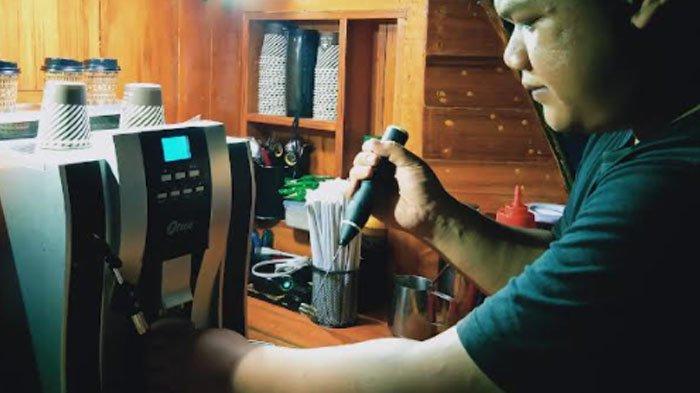 Usaha Keliling Pakai Mobil. Kisah Kreatif Ridho, Anak Muda Aceh yang Merintis Usaha Jual