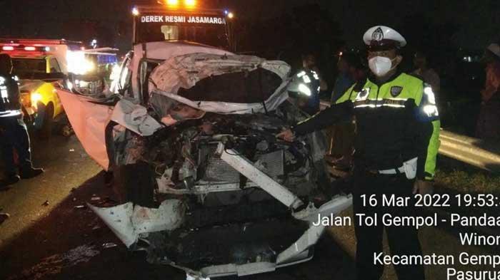 Fortuner Bekas Jawa Timur. Fortuner Hantam Tronton Saat Menyalip di Tol Gempol, WNA Asal