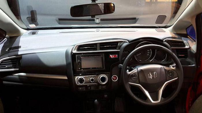 Interior Honda All New Jazz. Interior All New Jazz Tersedia Cruise Control