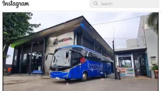 Model Bus Terbaru Karoseri Laksana. Karoseri Laksana Kenalkan Versi Facelift Legacy SR-2 Single Glass