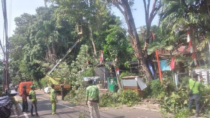 Harga Suzuki Ertiga 2019 Bandung. Jelang Musim Hujan, Petugas Lakukan Penanganan Ratusan