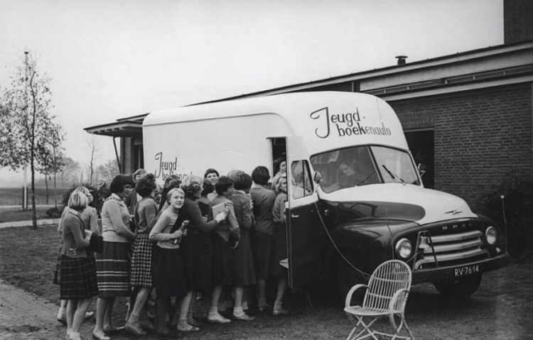 Foto Mobil Jaman Dulu. 15 Foto mobil perpustakaan jadul ini bukti minat baca tinggi dari dulu