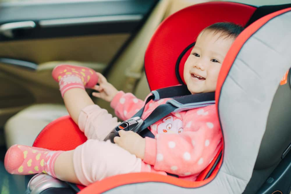 Tempat Duduk Bayi Di Mobil. Jenis Kursi Bayi di Mobil (Car Seat) yang Penting untuk Diperhatikan