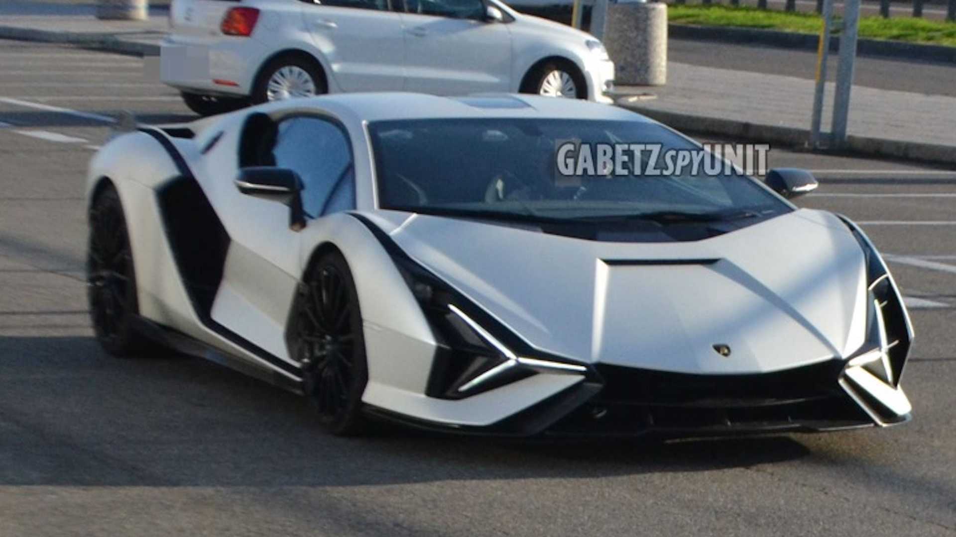 Cara Gambar Mobil Lamborghini. Lamborghini Sian Langka Terlihat di Jalanan, seperti UFO di Atas