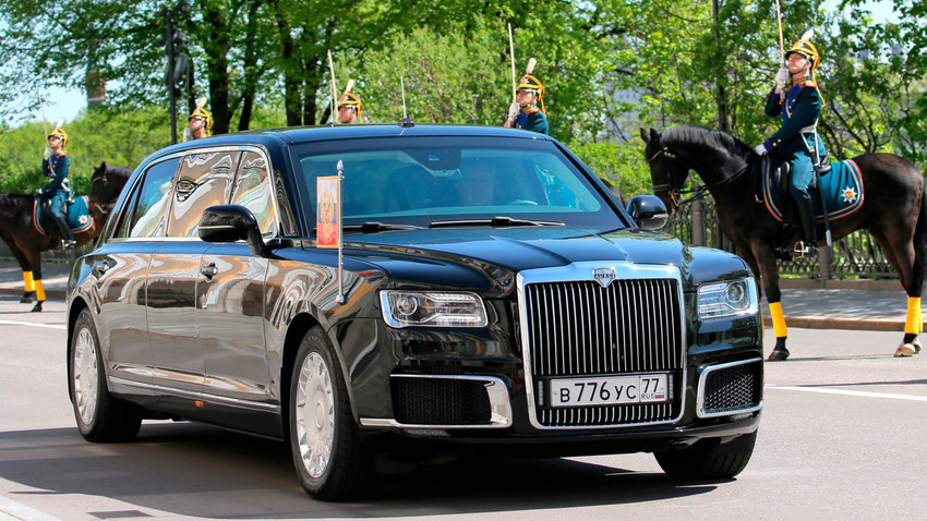 Mobil Buatan Rusia Terbaru. Buatan Rusia, Putin Pamerkan Mobil Kepresidenan Terbarunya