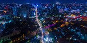 Foto Jembatan Suramadu Malam Hari. 7 Wisata Malam Surabaya yang Bisa Jadi Spot Foto Cantik, Sudah