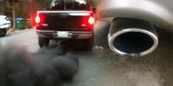 Cara Mengetahui Ujung Mobil. Cara mudah deteksi kondisi mesin mobil lewat ujung knalpot