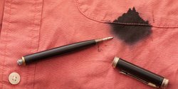 Cara Menghilangkan Noda Tipe X. 6 Cara Menghilangkan Noda Tinta di Baju dengan Bahan Alami