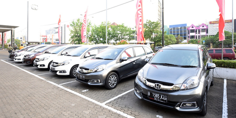 Toyota Yaris 1 Liter Berapa Km. Berapa Rata-rata Jarak Tempuh Mobilio untuk 1 Liter BBM?