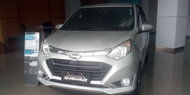 Ukuran Kaca Belakang Daihatsu Sigra. Gratis Ganti Kaca Belakang Sigra kalau Pecah