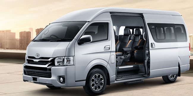 Interior Mobil Toyota Hiace. 2 Harga Toyota HiAce, Review, Spesifikasi, dan Simulasi Kredit