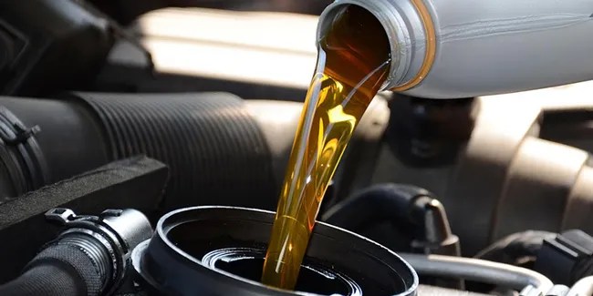 Oli Yang Cocok Untuk Gran Max. Lebih Cocok Mana, Oli Mineral atau Synthetic?