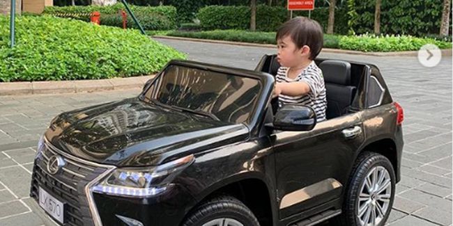 Mobil Mainan Anak Anak. 5 Mobil Mainan Anak Artis dengan Harga Selangit
