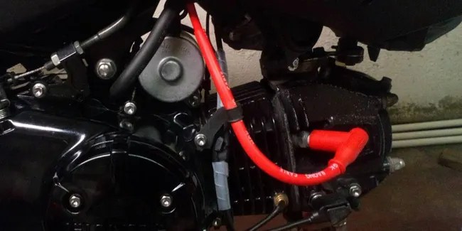 Cara Ganti Kabel Busi Motor. Cuma Ganti Kabel Busi Racing, Tarikan Motor Jadi Enteng?