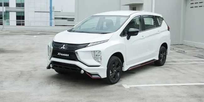 Cara Mundur Mobil Manual. Cara Mundur dengan Mobil Manual yang Baik dan Benar