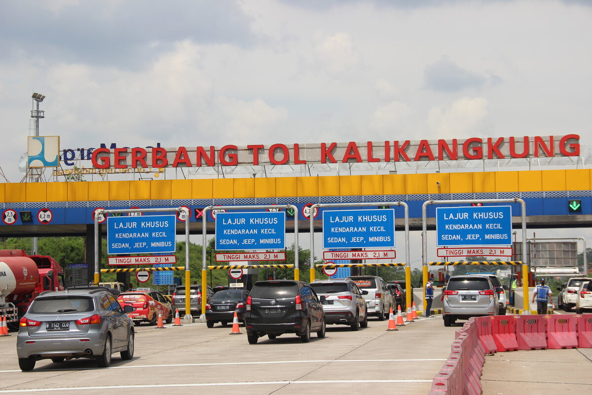 Gerbang Tol Semarang Jakarta. Jadwal Penerapan Sistem One Way di Tol Trans Jawa Rute Jakarta