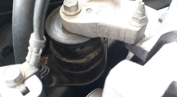 Biaya Ganti Engine Mounting Avanza. Kapan Harus Ganti Engine Mounting? Berikut Jawabannya!