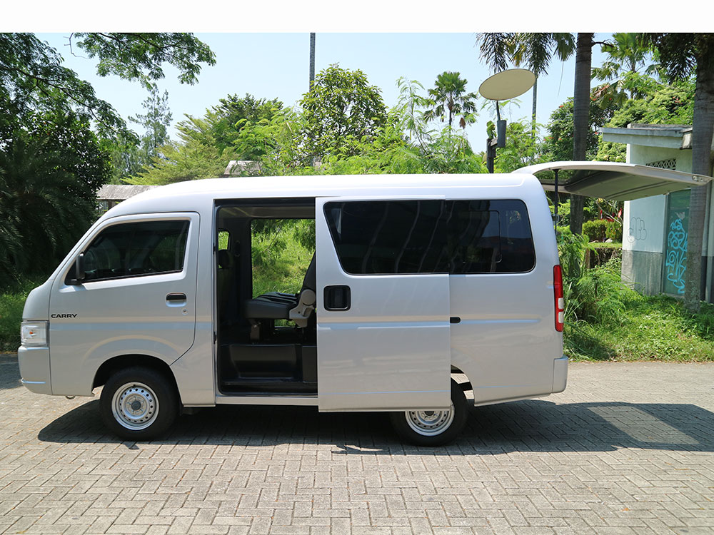 Harga Suzuki Carry Real Van 2020. Ini Detail Harga Suzuki Carry Minibus dan Carry Blind Van