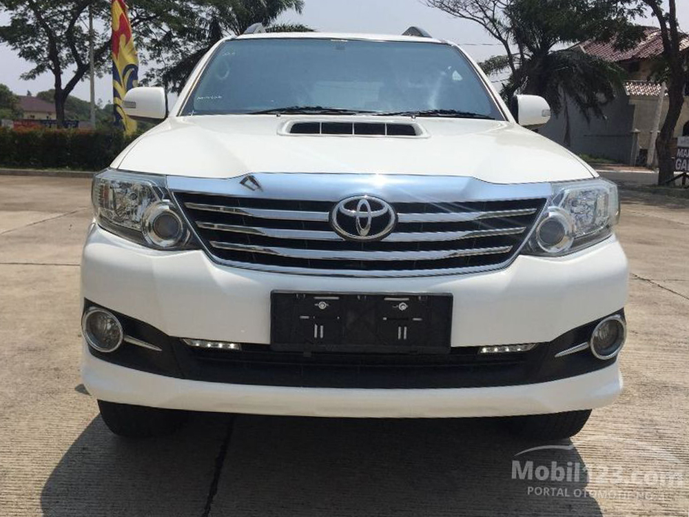 Harga Mobil Bekas Fortuner 2015. Toyota Fortuner Bekas 2015, Harga dari Rp 200 Jutaan