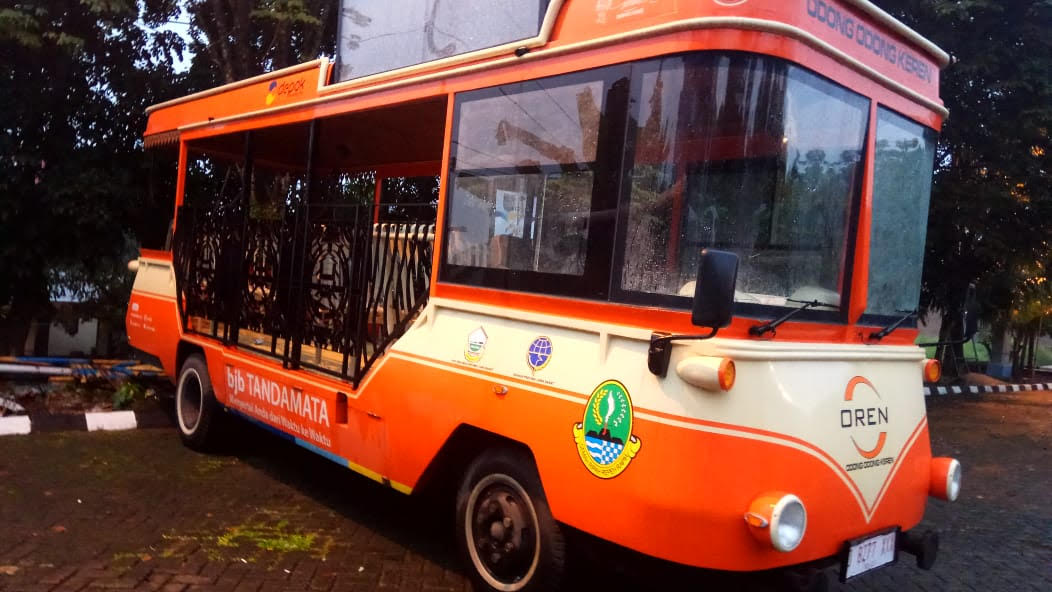 Mobil Odong Odong Keren. Odong-odong Jadi Kendaraan Wisata di Kota Depok