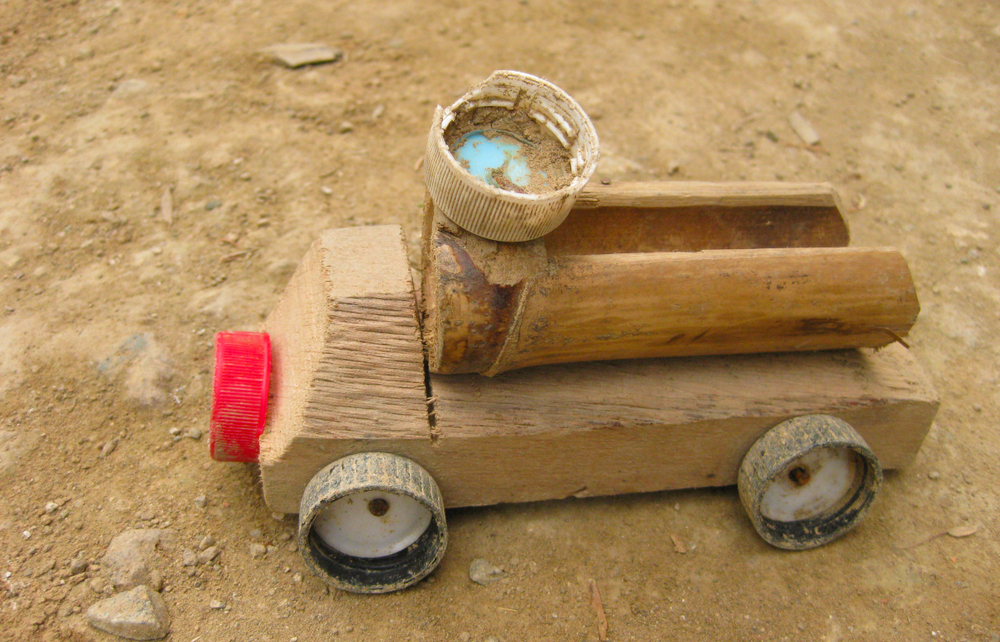 Cara Membuat Miniatur Mobil Dari Bambu. 10 Rekomendasi Mainan dari Bambu yang Keren dan Asyik untuk