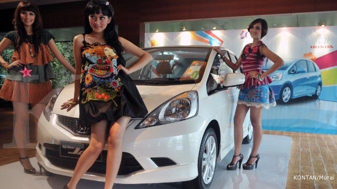 Harga Honda Yaris Terbaru. Perkiraan harga mobil baru Toyota Yaris, Honda Jazz jika pajak