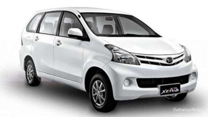 Beda Xenia R Deluxe Dan Sporty 2013. Makin murah, harga mobil bekas Daihatsu Xenia generasi ini mulai