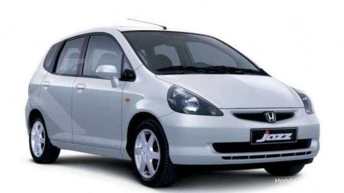 Jual Beli Mobil Honda Jazz. Harga mobil bekas Honda Jazz varian awal sudah bersahabat per