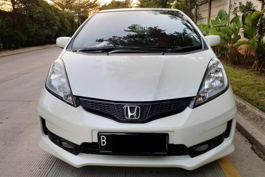 Honda Jazz Rs Putih. Honda Jazz RS AT 2012 Putih