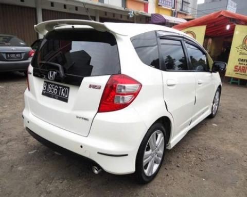 Harga Honda Jazz Putih 2010. Honda Jazz A/t 2010 Putih