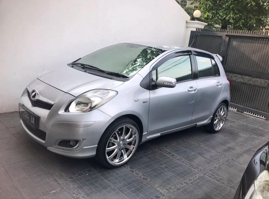 Harga Yaris E Matic 2010. toyota yaris type E matic 2010 istimewa