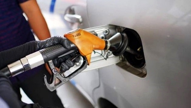 Cara Melihat Sisi Kiri Mobil. Cara Mengetahui Posisi Lubang Tanki BBM Tanpa harus Keluar