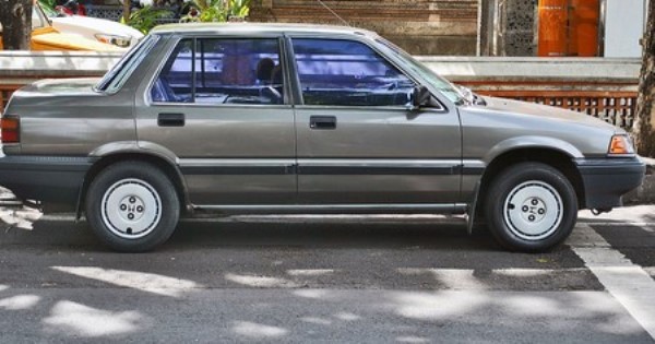 Mobil Sedan Terbaik Tahun 90an. Era 90-an: Mobil-mobil Sedan Terbaik di Zamannya