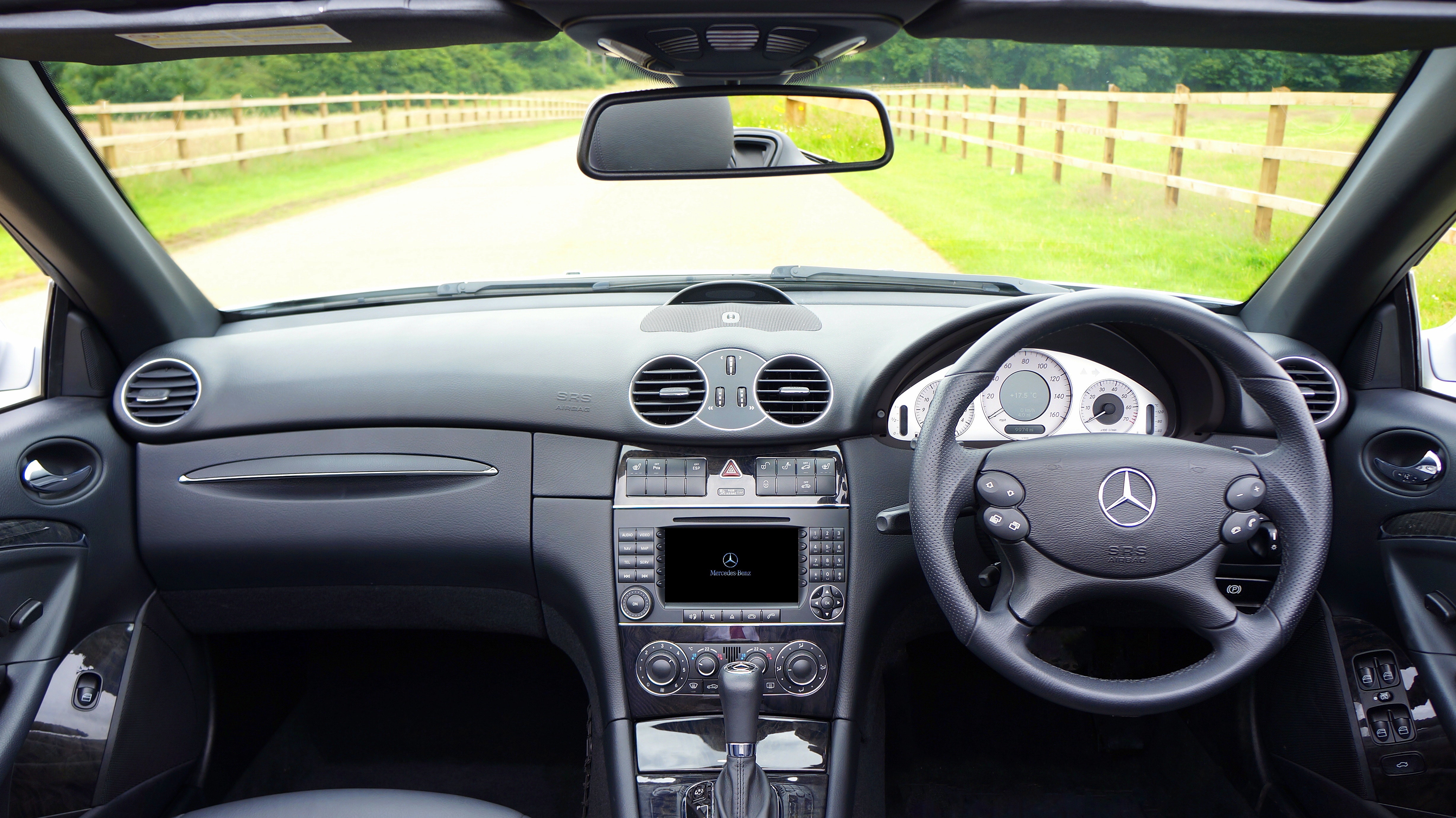 Cara Membersihkan Dashboard Mobil Tua. Cara Membersihkan Dashboard Mobil yang Efektif