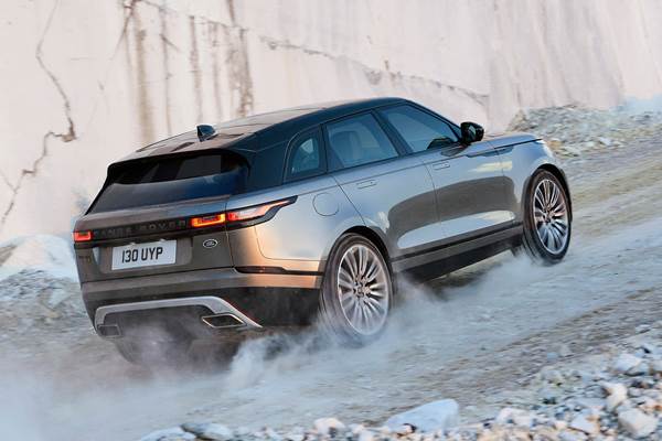 Mobil Range Rover Velar. Dibanderol Rp2 Miliar Lebih, Ini Kelebihan Range Rover Velar