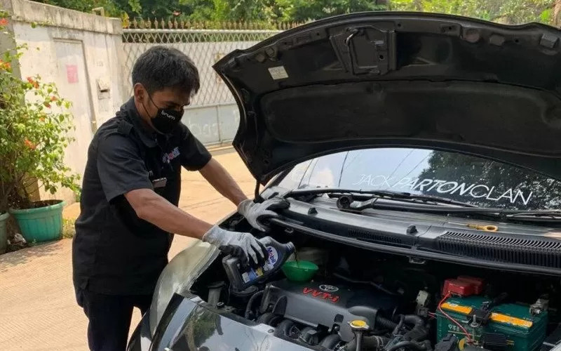 Berapa Liter Isi Air Radiator Xenia. Yuk, Kenali 4 Ciri Air Radiator Mobil Harus Diganti