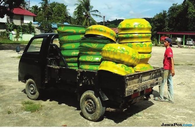 Harga Ban Bekas Mobil Yang Tidak Terpakai. Pot Bunga Ban Bekas Olah Sampah Jadi Produk Bernilai