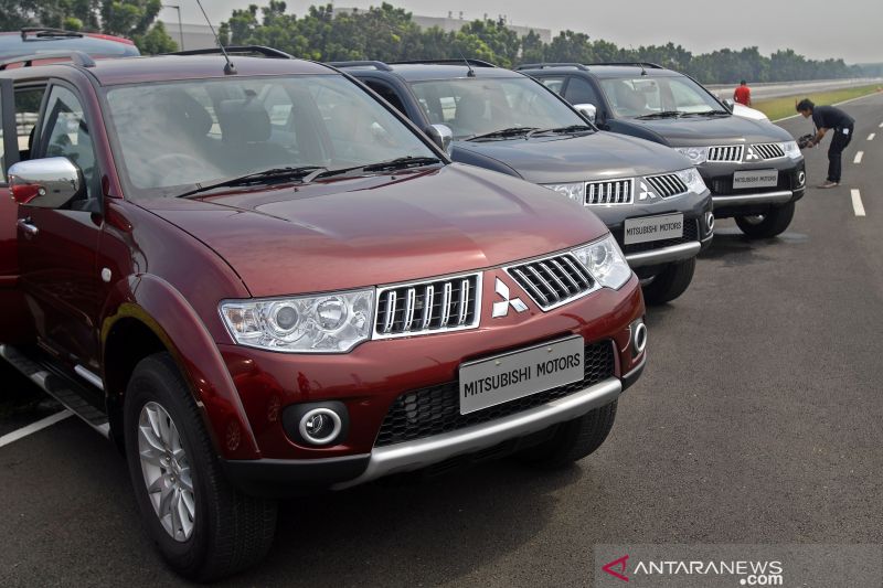 Harga Pajero Sport 2015 Baru. Berapa harga Pajero Sport di pasar mobil bekas?