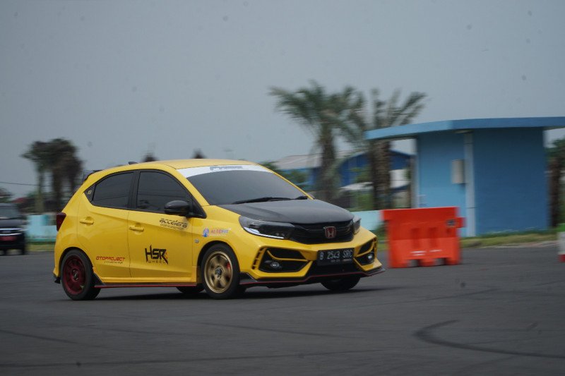 Brio Rs Modif Velg. Jangan asal modifikasi velg jika tidak ingin mengundang bahaya