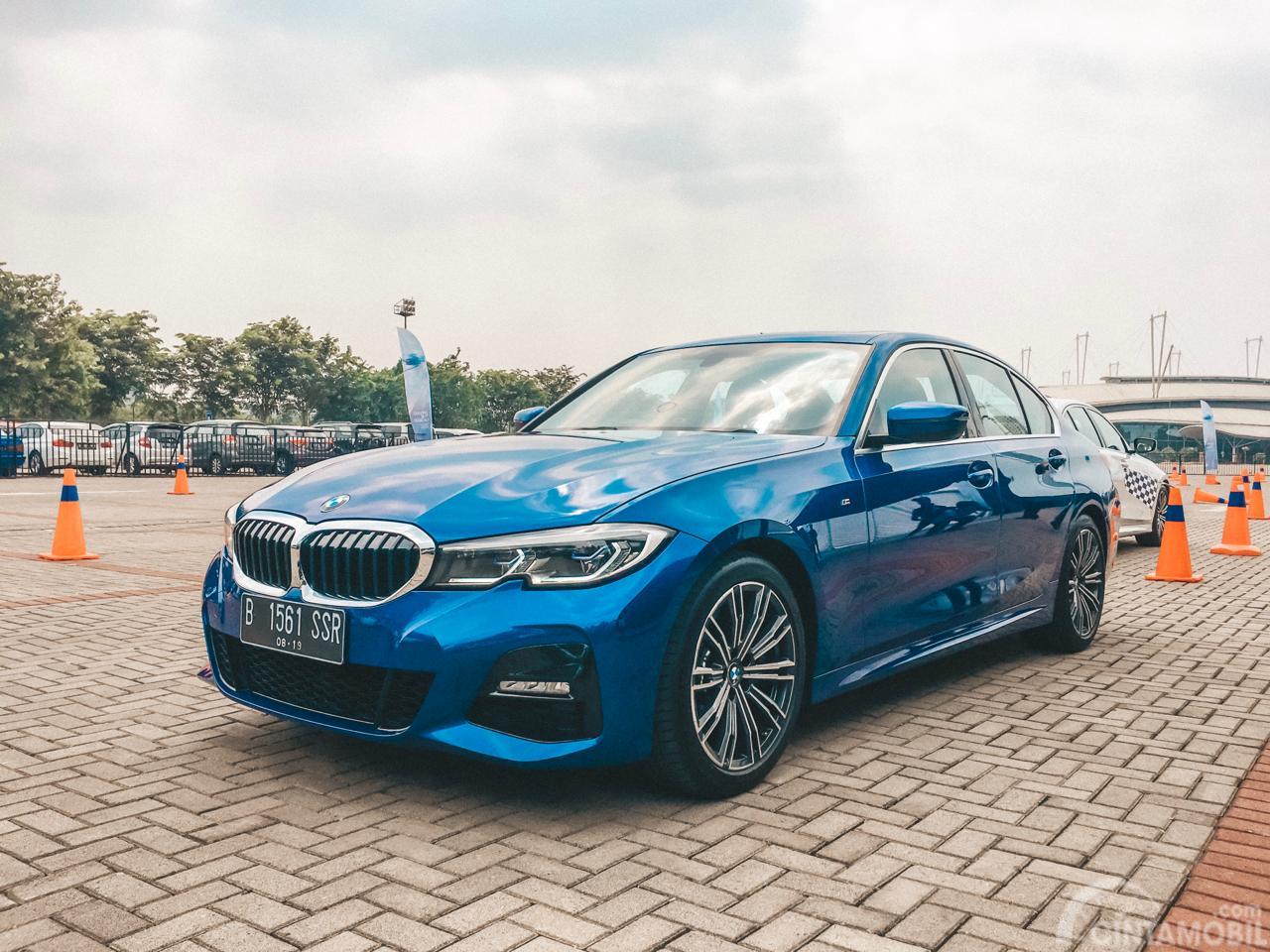 Bmw F30 Harga Baru. Daftar Harga mobil BMW 3 Series terbaru Oktober