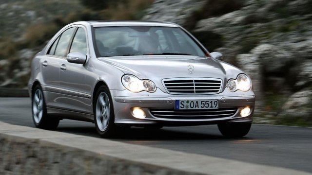 Kelebihan Dan Kekurangan Mercy C180. Review Mercedes-Benz C180 Kompressor 2003, Sedan Mewah