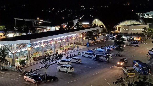 Gambar Rest Area Malam Hari. Begini Lengkapnya Fasilitas Rest Area KM 429A Tol Trans Jawa