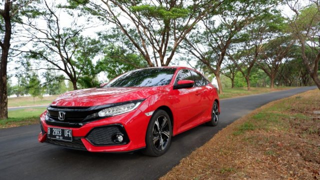 Honda Civic Hatchback Interior. Review Honda Civic Hatchback 2017, Reinkarnasi Sang Legenda