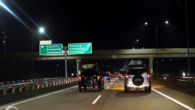 Perjalanan Malam Naik Mobil. Tips Aman Perjalanan Malam Hari Pakai Mobil Sendiri