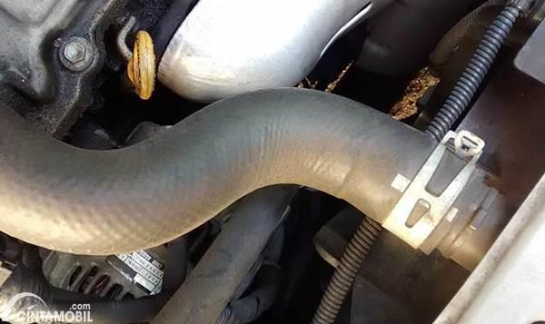 Klem Selang Radiator Mobil. Hati-hati Memperlakukan Selang Radiator Mobil, Kalau Salah Bisa