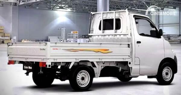 Cara Mengemudi Mobil L300 Pick Up. Tips Nyetir Mobil Pick Up yang Aman