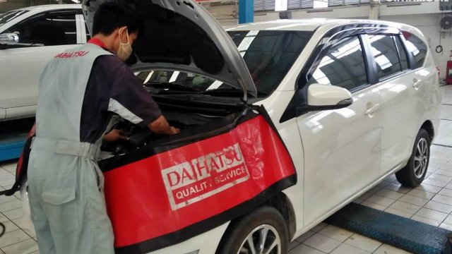 Oli Genuine Daihatsu Sigra. 10 Rekomendasi Oli Mobil Sigra Terbaik