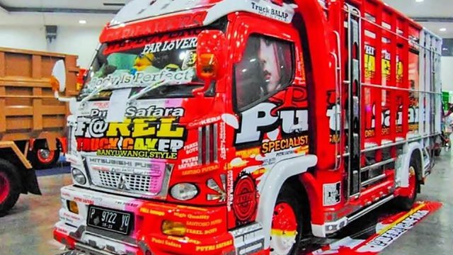 Stiker Keren Untuk Mobil Truk. 6 Variasi Stiker Truk Canter yang Unik dan Keren