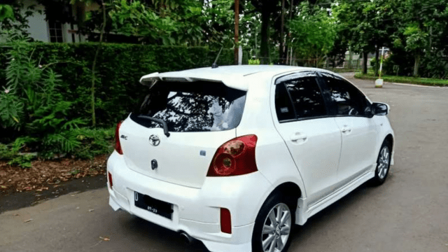 Kelebihan Dan Kekurangan Toyota Yaris 2012. Kelebihan Toyota Yaris Putih Dan Kekurangan Beserta Harganya